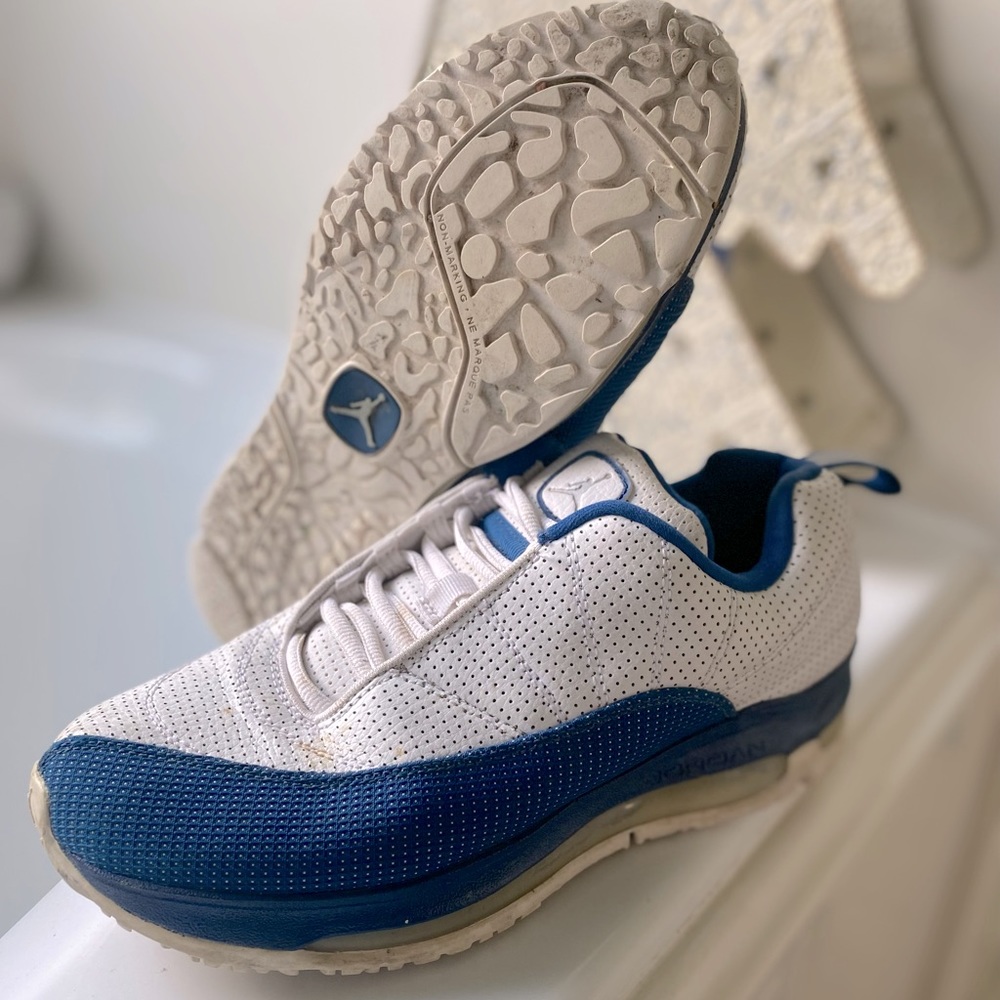 Non-marking Jordan sneakers